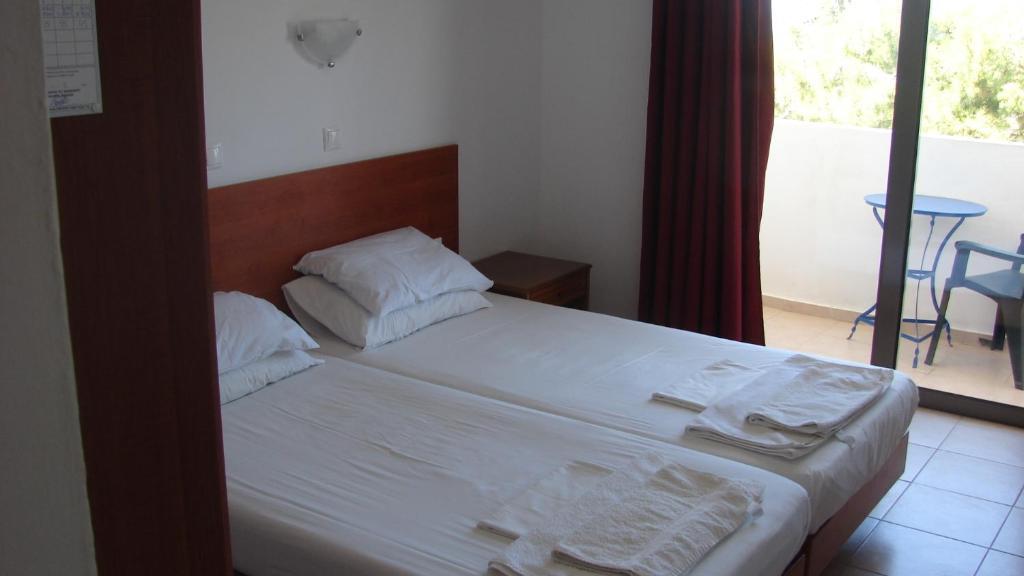 Apostolis Hotel Apartments Pefki  객실 사진